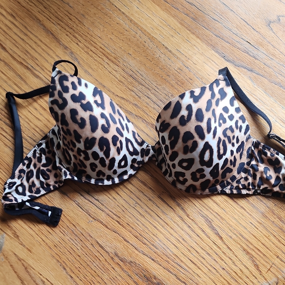 PINK Victoria's Secret Leopard Print Bra